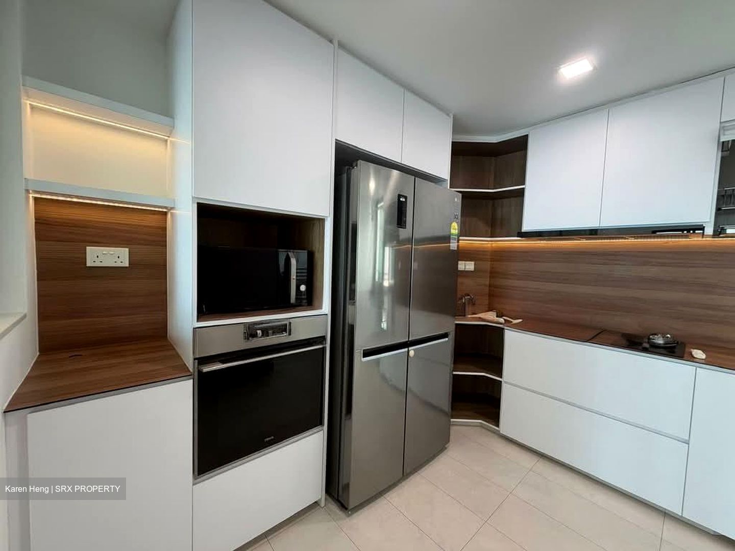 Simsville (D14), Condominium #593799411